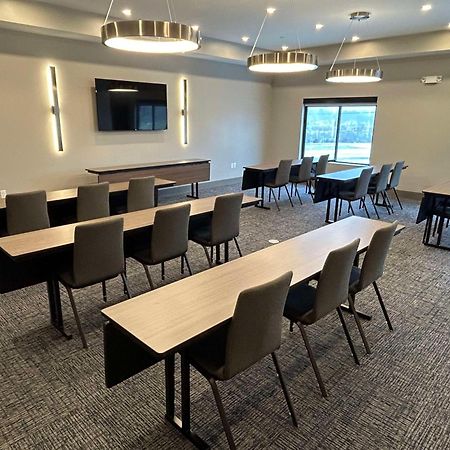 Best Western Plus Marquette Hotel & Suites Екстериор снимка