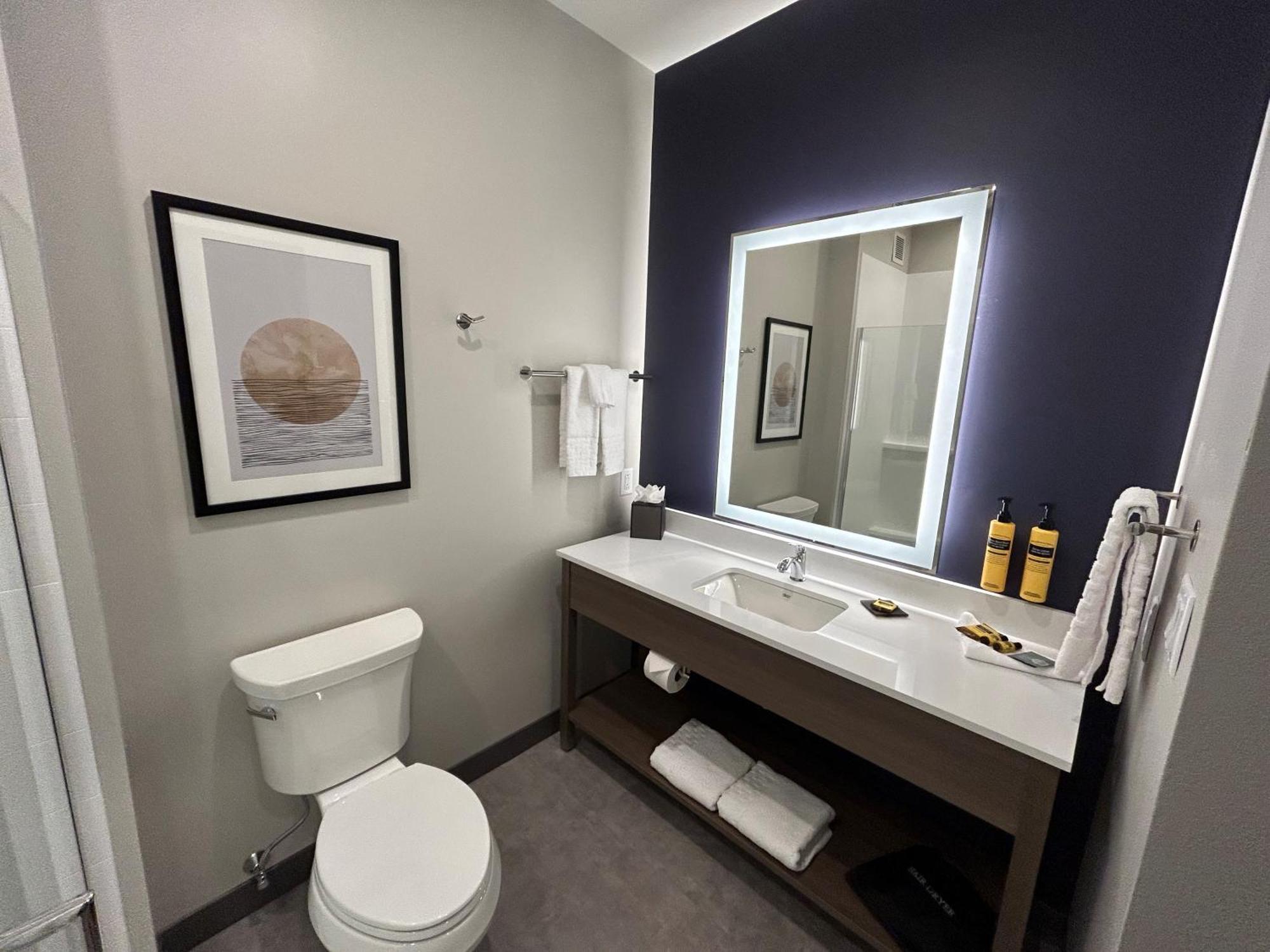 Best Western Plus Marquette Hotel & Suites Екстериор снимка