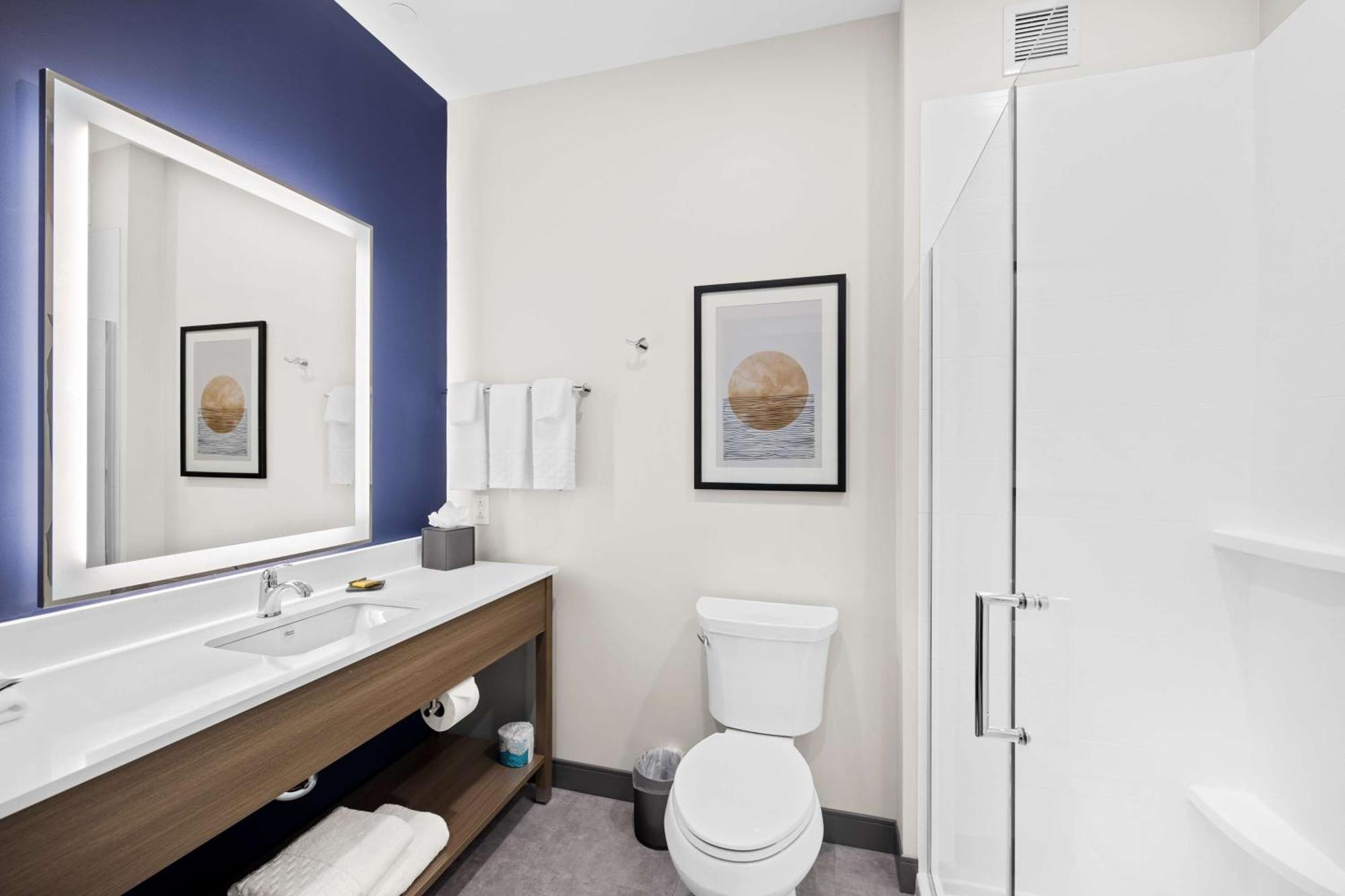 Best Western Plus Marquette Hotel & Suites Екстериор снимка