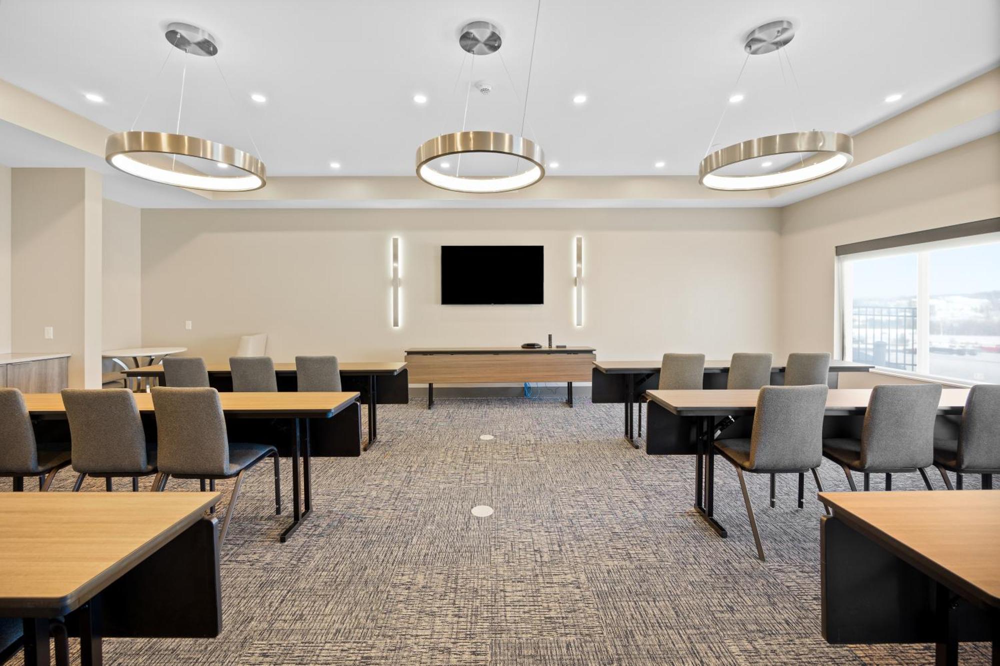 Best Western Plus Marquette Hotel & Suites Екстериор снимка